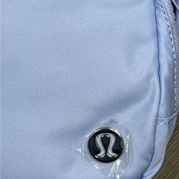 Rare! NWT Lululemon Everywhere Belt Bag 1L Volume Pastel Blue PSLB 78675 - Picture 7 of 10